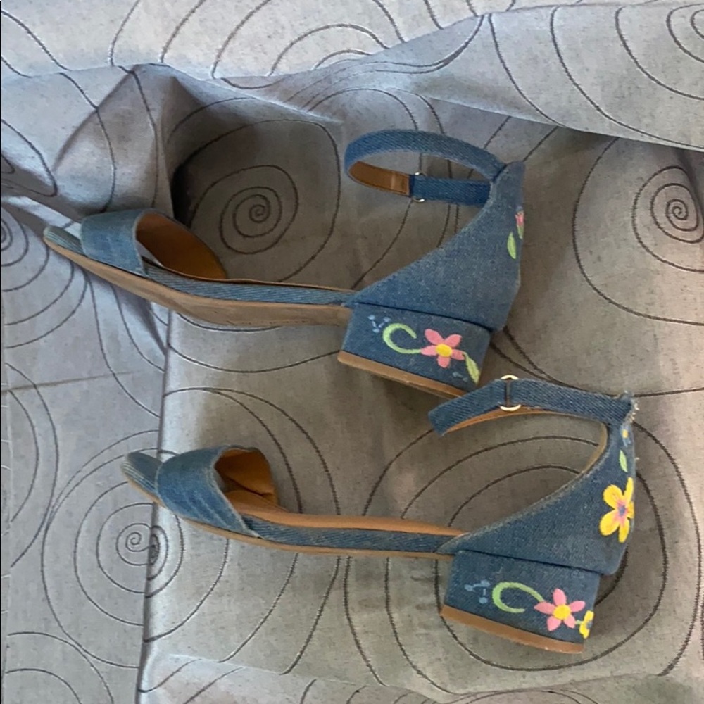 3/$15 - Girls denim sandals